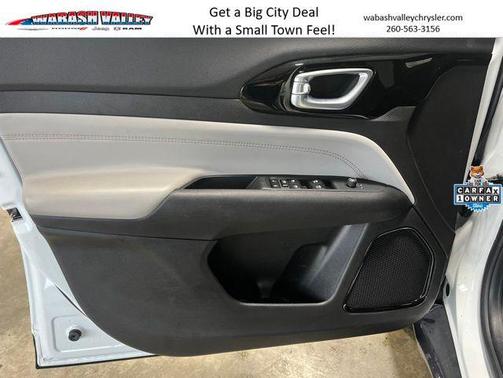 Bright White Clearcoat 2024 Jeep Compass Limited