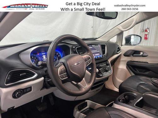 Ceramic Gray Clearcoat 2023 Chrysler Pacifica Touring L