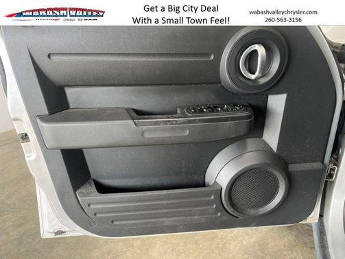 Bright Silver Metallic Clearcoat 2010 Dodge Nitro SE