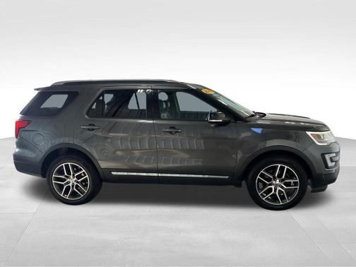 Gray 2017 Ford Explorer XLT