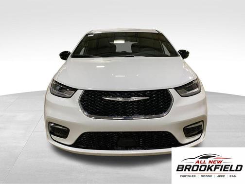 Bright White Clear-Coat Exterior Paint 2026 Chrysler Pacifica L