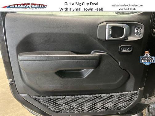 Black Clearcoat 2022 Jeep Gladiator Willys 4x4