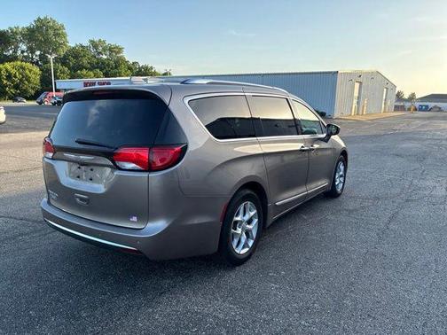 Molten Silver 2018 Chrysler Pacifica Touring-L Plus