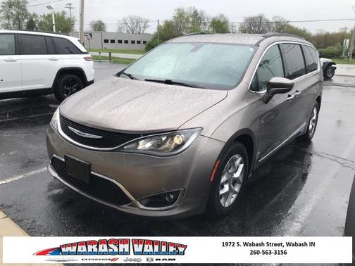 2017 Chrysler Pacifica Touring-L