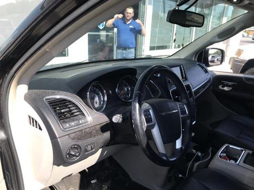 2015 Chrysler Town & Country Touring