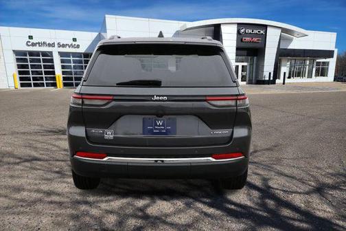 2022 Jeep Grand Cherokee Laredo