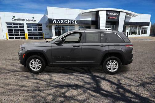 2022 Jeep Grand Cherokee Laredo