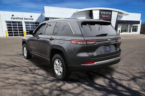 2022 Jeep Grand Cherokee Laredo