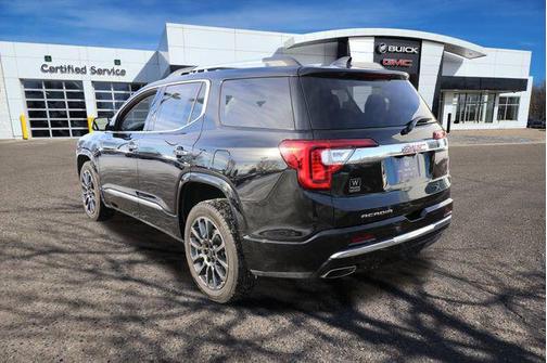 2023 GMC Acadia Denali