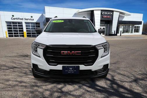 Summit White 2023 GMC Terrain SLE