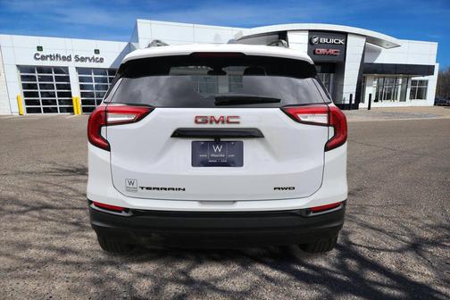 Summit White 2023 GMC Terrain SLE