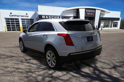 Radiant Silver Metallic 2017 Cadillac XT5 Luxury