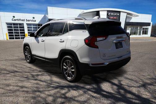 2024 GMC Terrain SLT