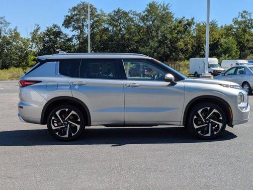2023 Mitsubishi Outlander SEL