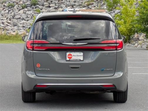 2022 Chrysler Pacifica Hybrid Touring L