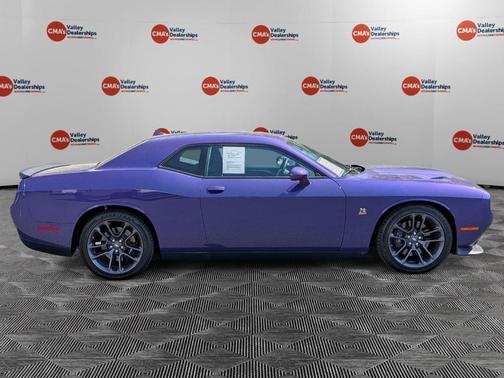 Plum Crazy Pearlcoat 2023 Dodge Challenger R/T Scat Pack