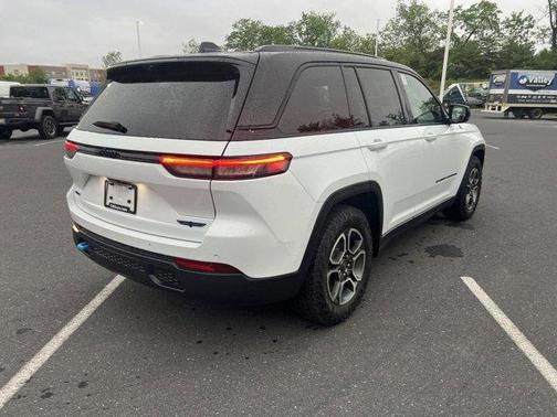 2023 Jeep Grand Cherokee 4xe Trailhawk