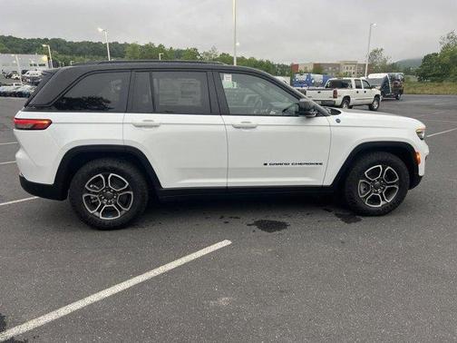 2023 Jeep Grand Cherokee 4xe Trailhawk