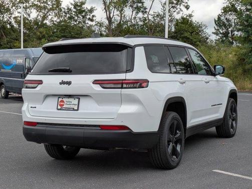 2025 Jeep Grand Cherokee L Laredo