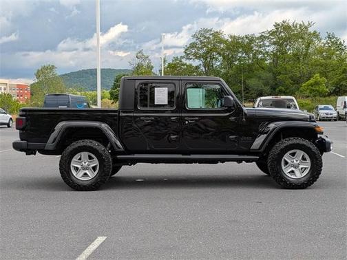 2022 Jeep Gladiator Sport