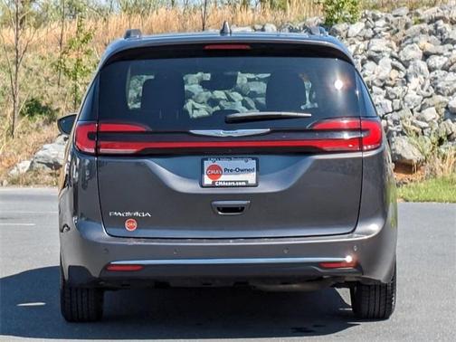 2022 Chrysler Pacifica Touring-L