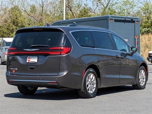 2022 Chrysler Pacifica Touring-L
