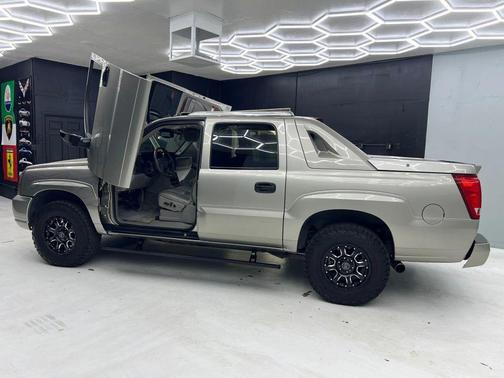 2003 Cadillac Escalade EXT Base