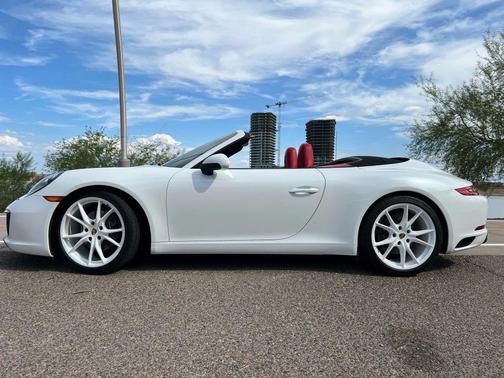 2017 Porsche 911 Carrera