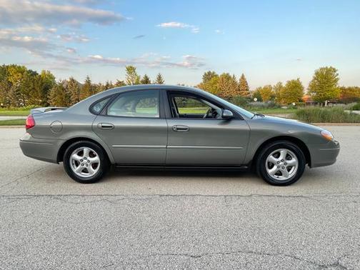 2002 Ford Taurus SE