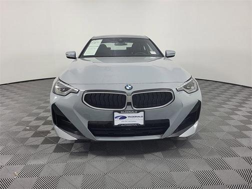2025 BMW 230 i xDrive