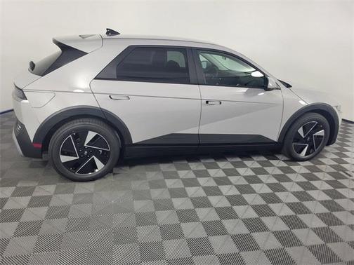 2025 Hyundai IONIQ 5 SE