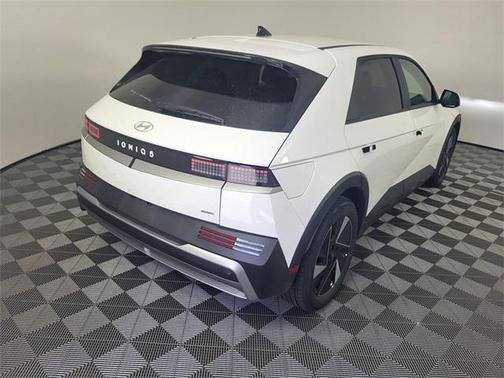2025 Hyundai IONIQ 5 SE