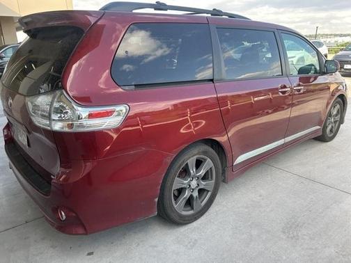 2017 Toyota Sienna SE