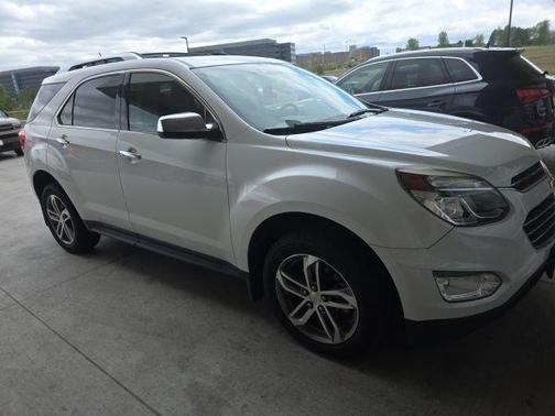 Iridescent Pearl Tricoat 2017 Chevrolet Equinox Premier