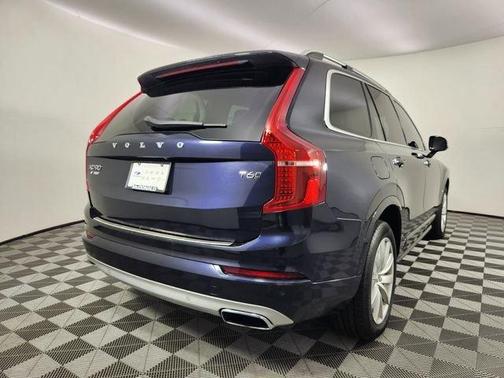 Magic Blue Metallic 2016 Volvo XC90 T6 Momentum