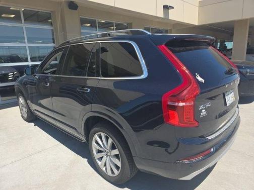 Magic Blue Metallic 2016 Volvo XC90 T6 Momentum