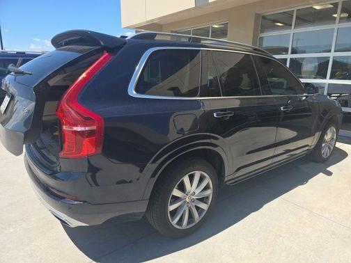 Magic Blue Metallic 2016 Volvo XC90 T6 Momentum