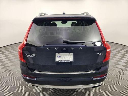 Magic Blue Metallic 2016 Volvo XC90 T6 Momentum