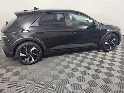 2025 Hyundai IONIQ 5 SE