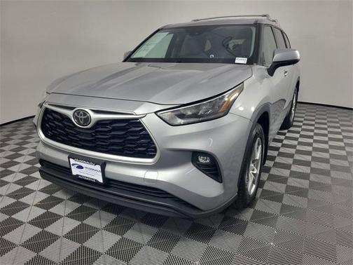 2020 Toyota Highlander LE