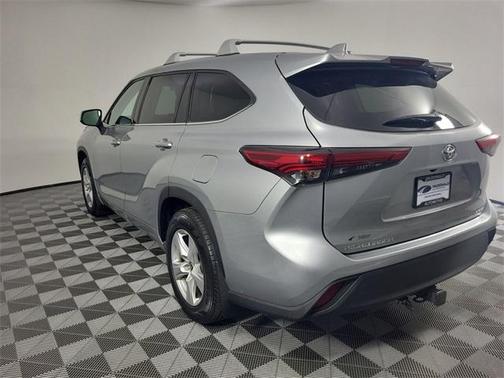 2020 Toyota Highlander LE