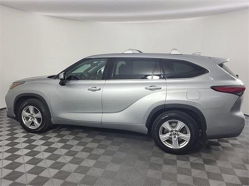 2020 Toyota Highlander LE