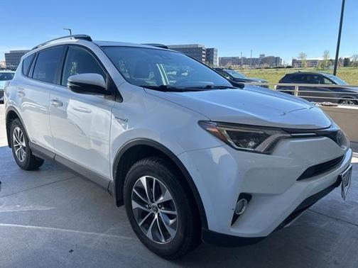 2017 Toyota RAV4 Hybrid XLE