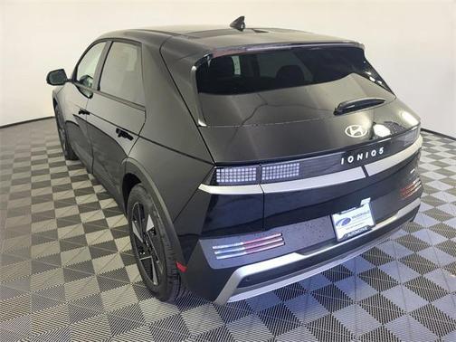 2025 Hyundai IONIQ 5 SE