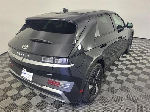 2025 Hyundai IONIQ 5 SE