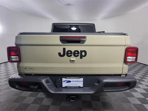 2022 Jeep Gladiator Sport