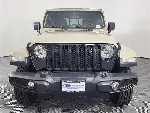 2022 Jeep Gladiator Sport