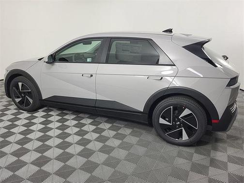 2025 Hyundai IONIQ 5 SE