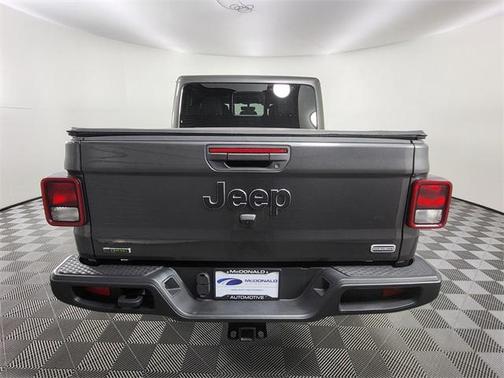 2022 Jeep Gladiator Overland
