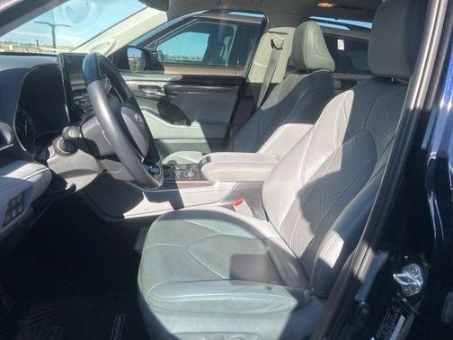 2020 Toyota Highlander Platinum